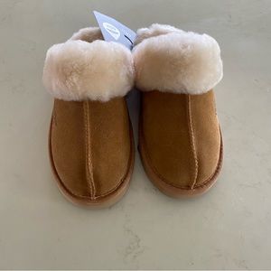 UGG PREMIUM AUSTRALIAN SHEEPSKIN UNISEX SCUFFETE SUEDE SLIPPERS